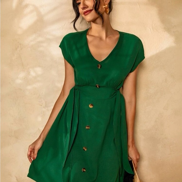 Gorgeous in Green Spring Dress - Picture 3 of 4